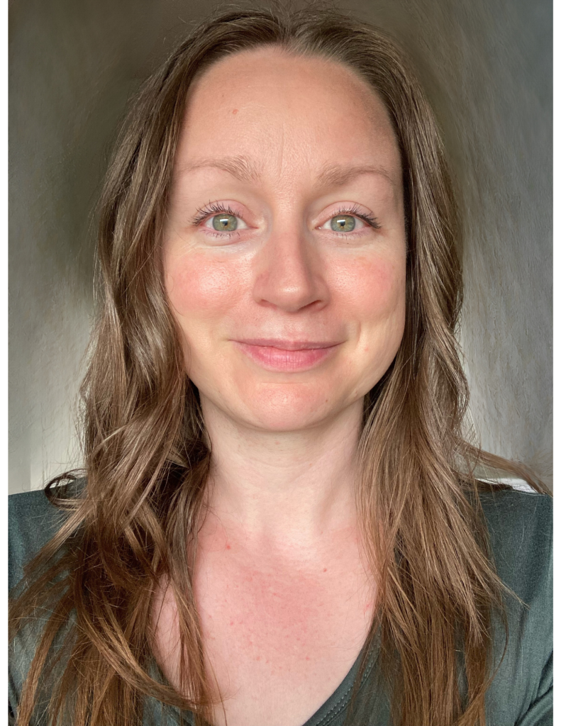 Coaching-profile-pic-0823.pdf